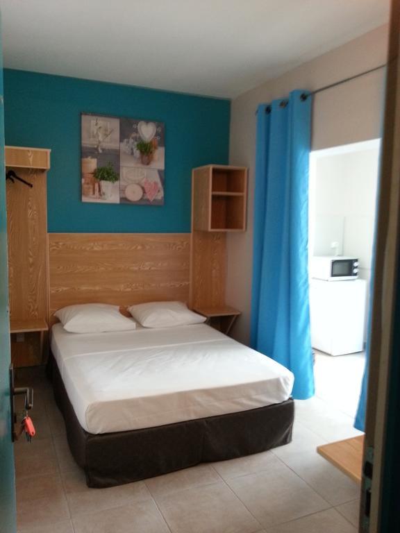 L'Annexe 66 , Saint Denis Centre Ville , A 200 M De La Rue Pietonne , Du Petit Marche Et Du Leader Price , Sur Une Rue Calme, Parking Gratuit Sur La Rue Saint-Denis Quarto foto